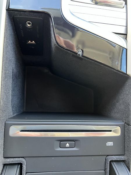 Volvo XC90 2.0 D5 DRIVE-E 4x4 PŮVOD ČR - fotka 28 z 56