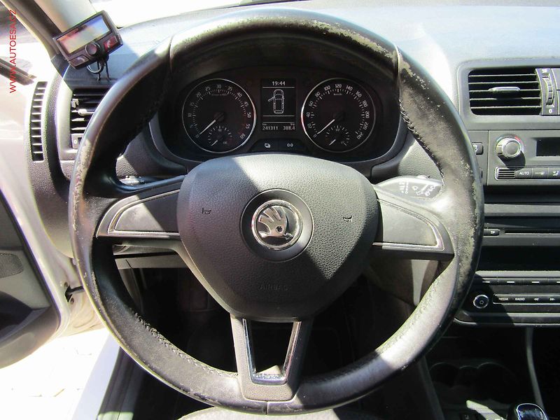 Škoda Fabia (2013) 1.6 TDi, ČR, AC, tempo, park - fotka 14 z 14