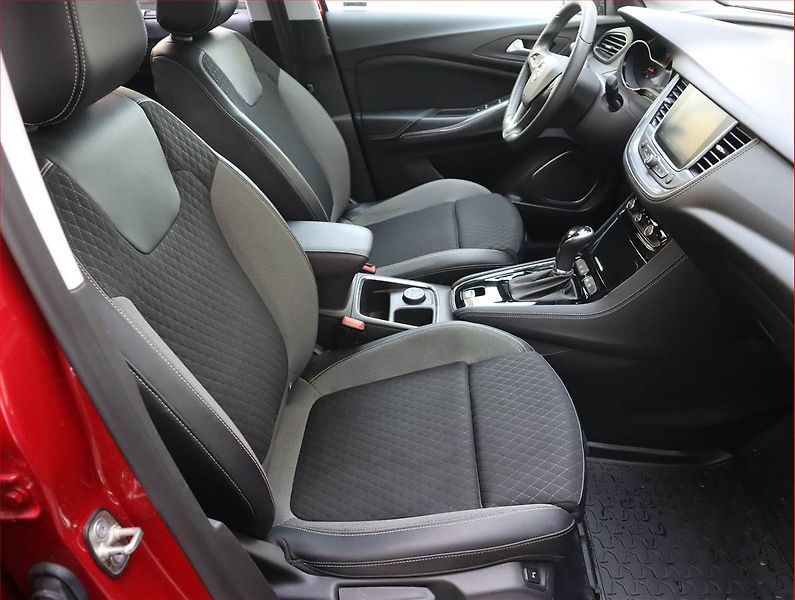 Opel Grandland X (2018) Elegance 1.2 Turbo, Automat - fotka 9 z 24