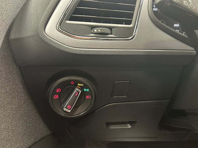 Seat Leon (2020) 1.5 TGI MAN 2020 záruka 1R - fotka 39 z 55