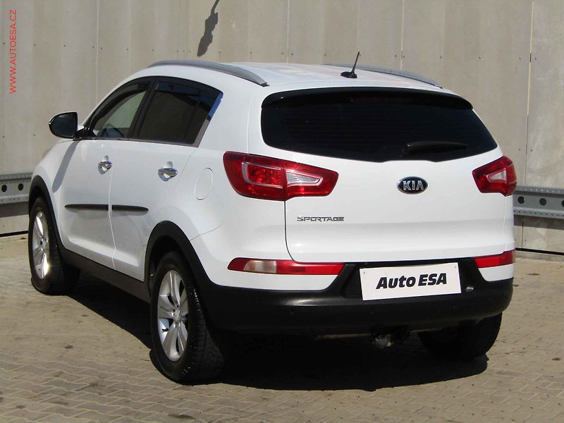 Kia Sportage (2012) 1.6 GDi, xenon, AC - fotka 6 z 21