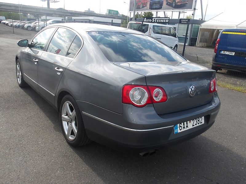 Volkswagen Passat 2,0FSi - fotka 3 z 42
