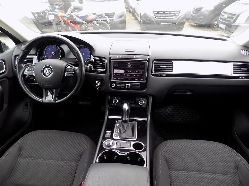 Volkswagen Touareg 3,0TDI 193 KW 4X4 DSG - fotka 30 z 51