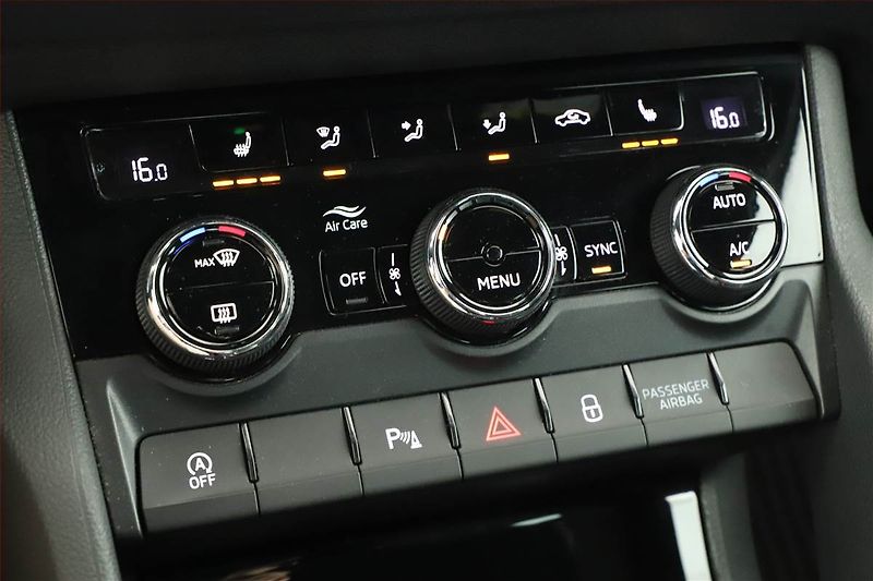 Škoda Karoq (2023) Sportline 1.5 TSI - fotka 19 z 21