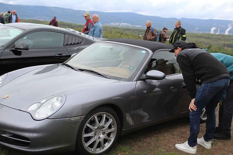 Na Autodromu Most byl motoristický festival The Most Classic. Na snímku je vystavené Porsche 911.