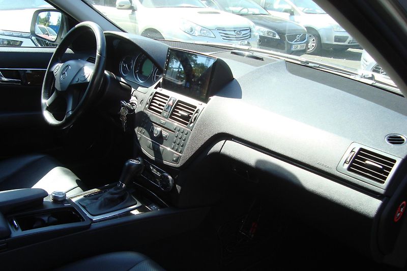 Mercedes-Benz Třídy C (2008) 220CDi,AUT,ČR,Servisní kniha - fotka 41 z 65