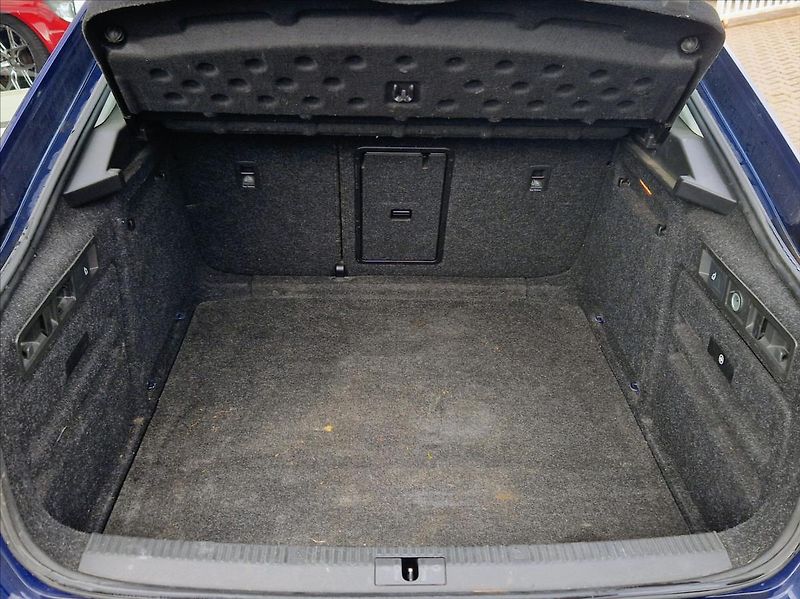 Škoda Superb 2,0 TDI 4x4 WEBASTO KAMERA TAŽ - fotka 11 z 41