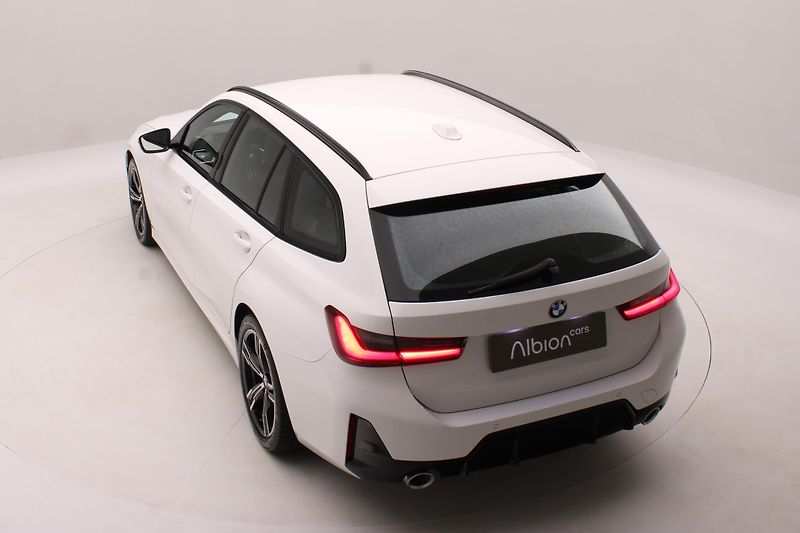 BMW Řada 3 320d xDrive M-Paket AUT CZ - fotka 12 z 52