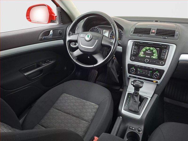 Škoda Octavia (2011) 2.0 TDI, Automat, Navi - fotka 7 z 18