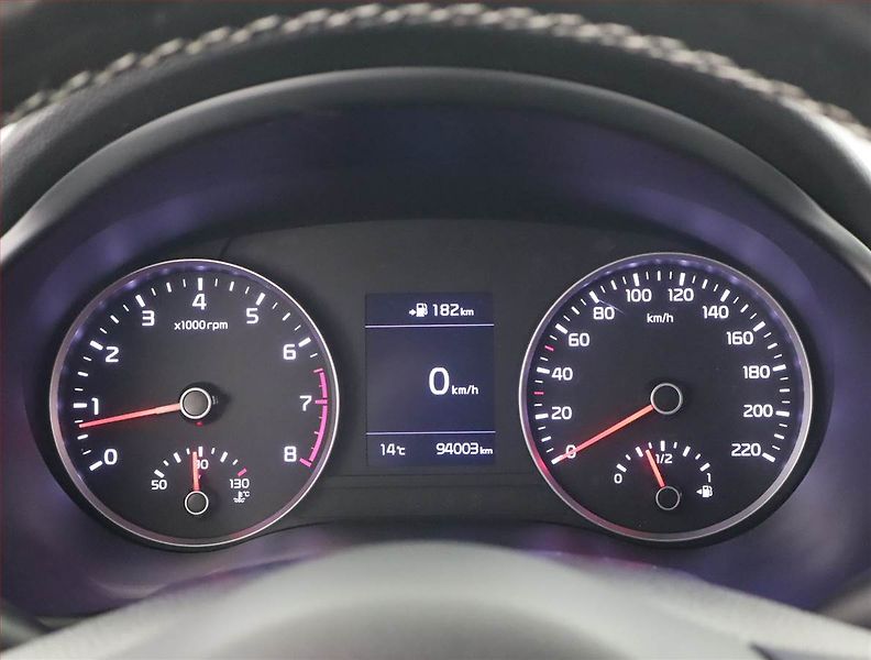 Peugeot 308 (2018) 1.6 BlueHDi, Tempomat - fotka 9 z 17