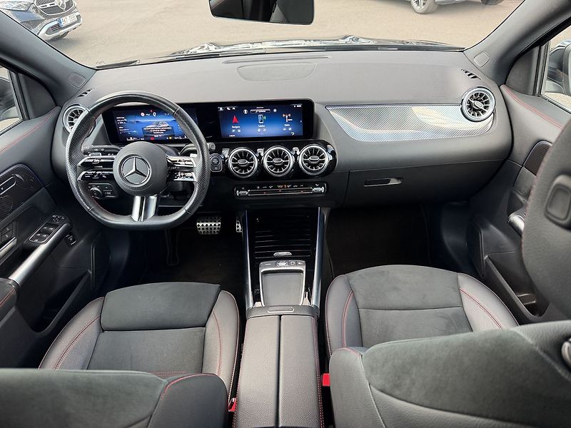 Mercedes-Benz GLA 200 d - fotka 16 z 36