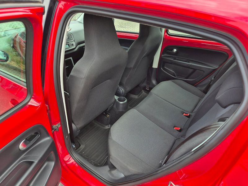 Škoda Citigo (2014) Elegance 1.0 MPI 44 kW 5°manuá - fotka 14 z 23