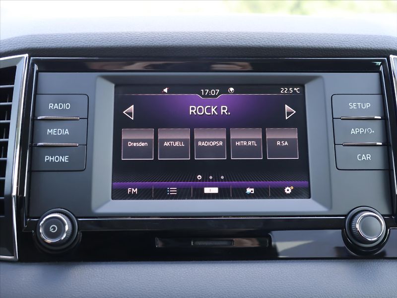 Škoda Karoq 1,0 TSI Soleil LED 1.Majitel - fotka 17 z 27