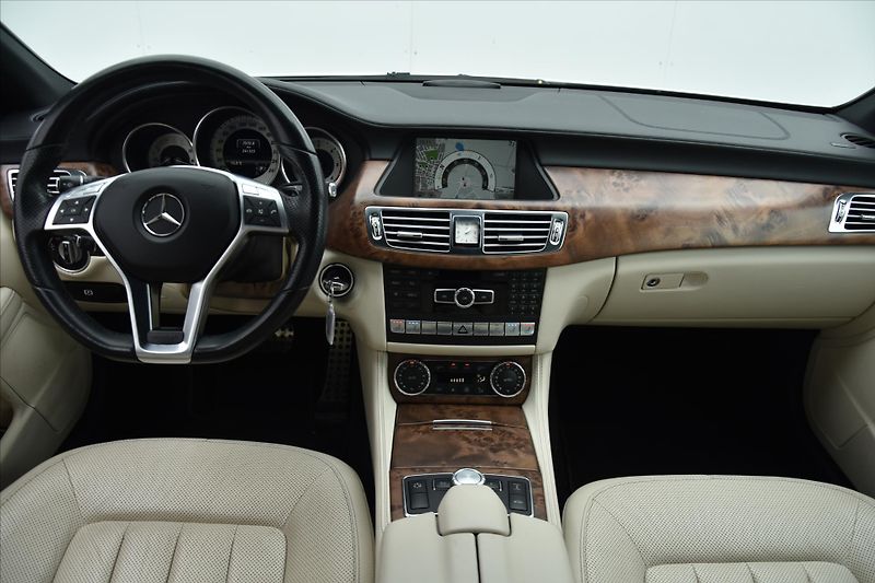 Mercedes-Benz CLS 350 CDI 195kW 4MATIC ČR - fotka 13 z 24
