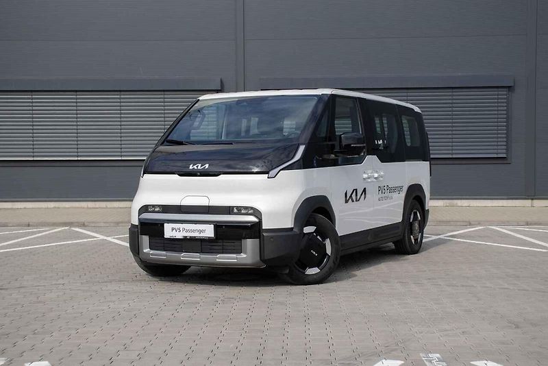 Dodávku Kia PV5 Passenger testoval pro TipCars Matěj Myška.