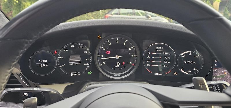 Porsche 911 (2020) Carrera - fotka 12 z 15