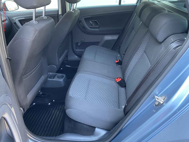Škoda Fabia (2011) 1.2 TSI, ČR, Ambiente - fotka 10 z 13