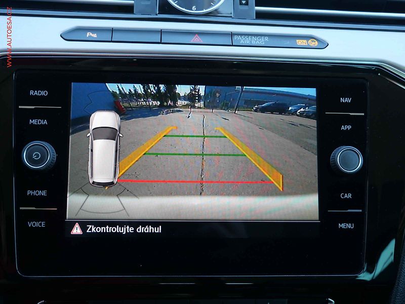 Volkswagen Passat (2019) 2.0TDi, Navi, LED, autoAC - fotka 19 z 22