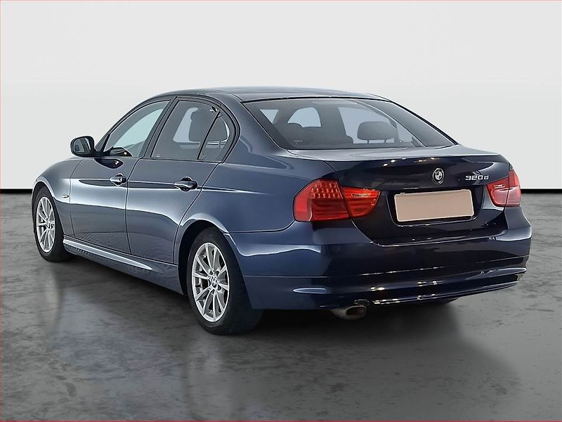 BMW Řada 3 (2011) 320 d, Tempomat - fotka 4 z 17
