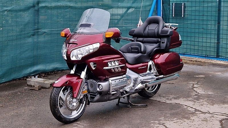 Honda GL 1800/ČR/1.majitel/4365km !! - fotka 2 z 24