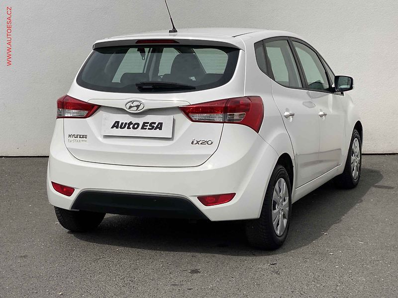 Hyundai ix20 (2013) 1.4i, AC, +kola - fotka 4 z 15
