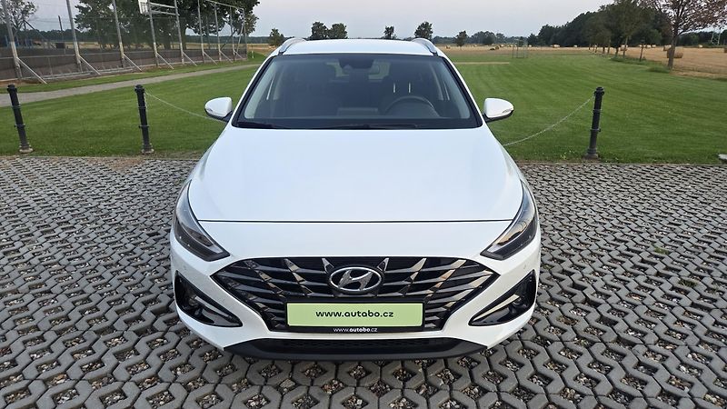 Hyundai i30 (2022) 1.5T-GDI, 118 kW, Smart,CZ,DPH - fotka 2 z 30