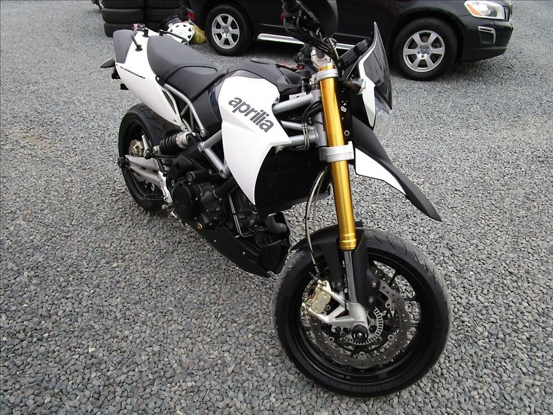 Aprilia 750 ABS  Dorsoduro - fotka 1 z 25