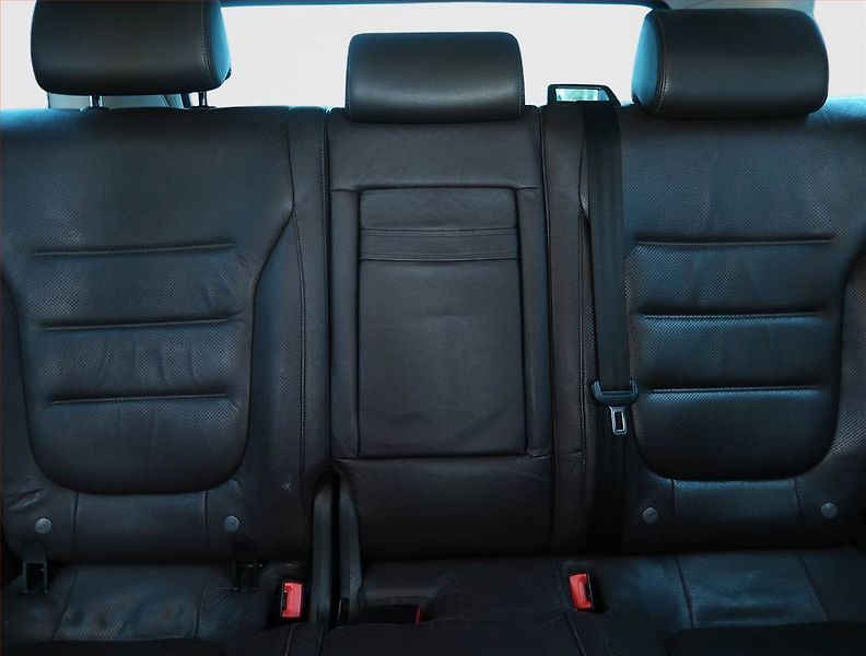 Volkswagen Touareg (2010) 3.0 TDI, 4X4, Automat, Navi - fotka 10 z 21