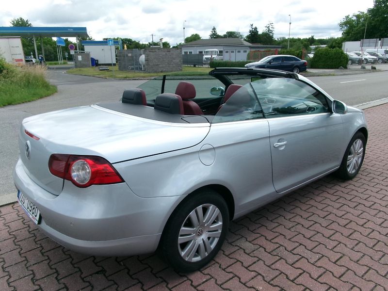 Volkswagen EOS (2008) 2,0TDI 8V CABRIO  - fotka 33 z 45