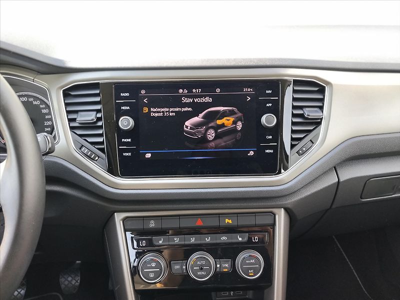 Volkswagen T-Roc 1,5   1,5TSI 110Kw - fotka 11 z 31
