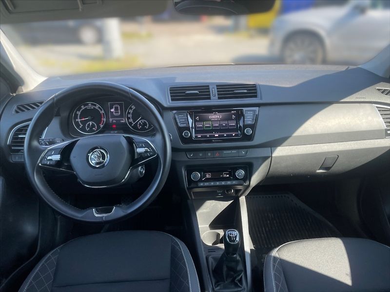 Škoda Fabia 1,0 TSI 70 Ambition - fotka 9 z 11