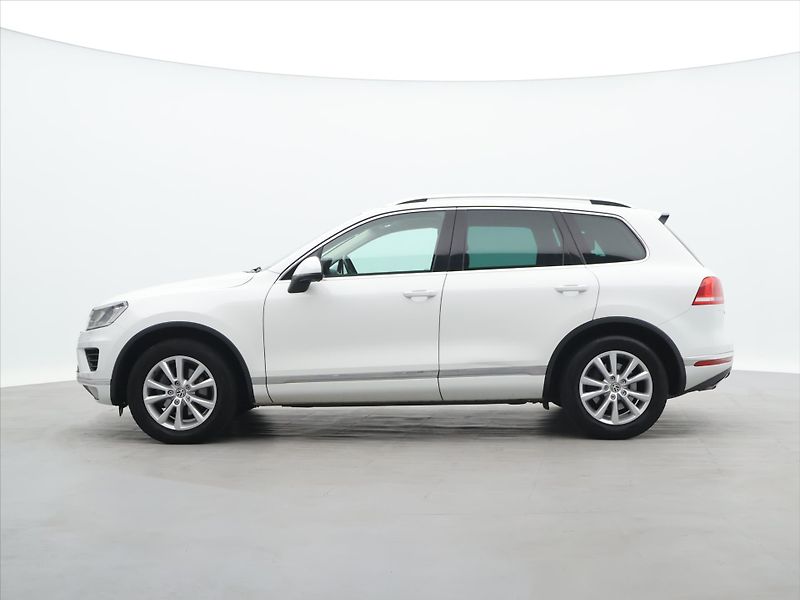 Volkswagen Touareg 3,0 TDI V6 193kW DSG 4M CZ - fotka 3 z 26
