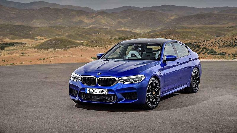 BMW M5.