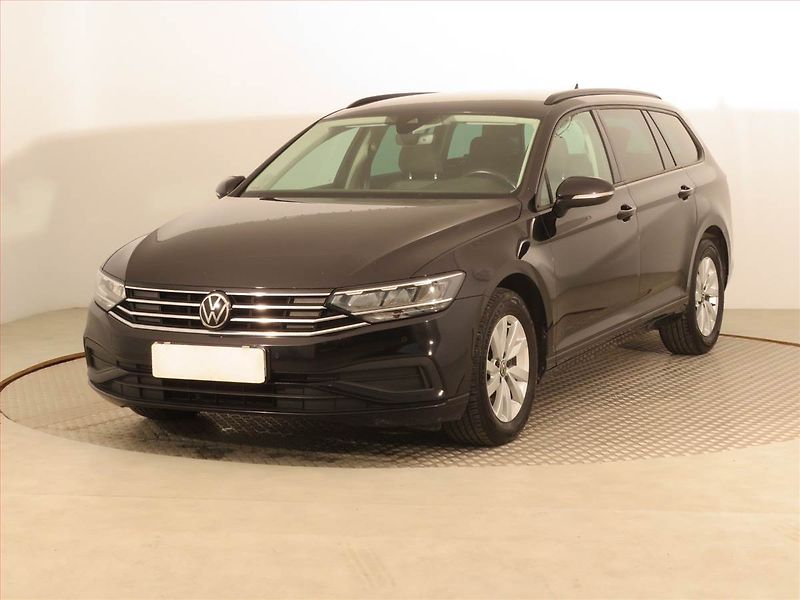 Volkswagen Passat (2020) Comfortline 2.0 TDI, Automat - fotka 2 z 17