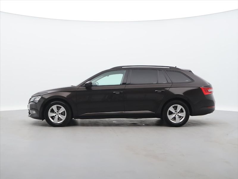 Škoda Superb 1,6 TDI 88kW Aut.klima Tažné - fotka 4 z 19