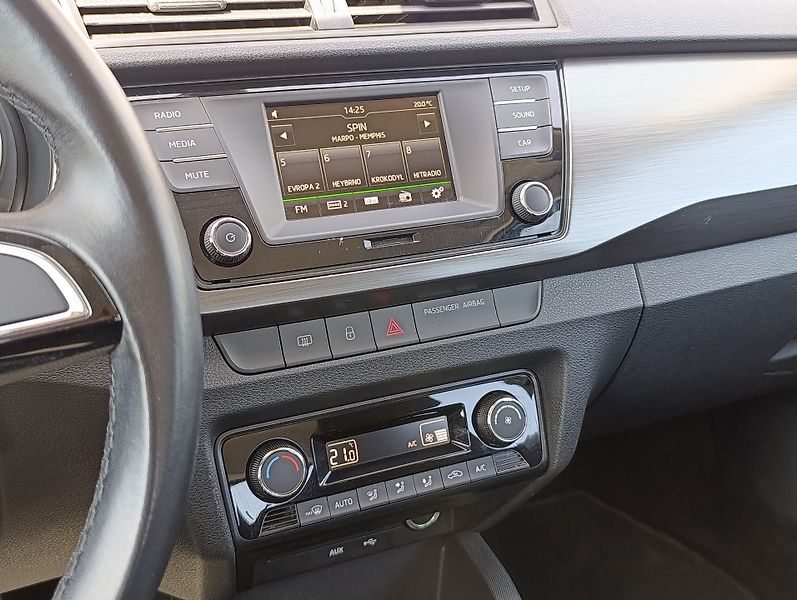 Škoda Fabia 1.2TSI 66kW STYLE ČR - fotka 20 z 29