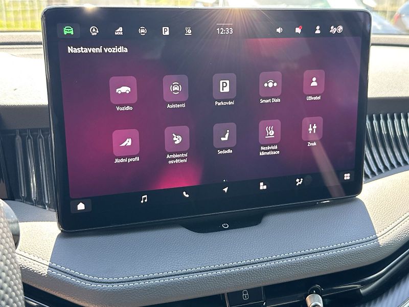 Škoda Superb (2025) 2.0 TSI 4x4 DSG Sportline - fotka 24 z 36