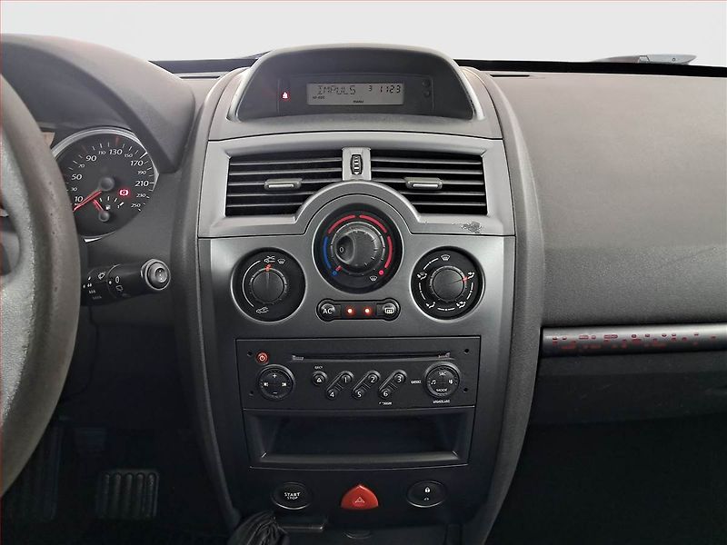 Renault Mégane (2007) 1.6 16V, nová STK, Tažné - fotka 12 z 13
