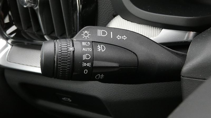 Volvo S60 B5 AWD Ultimate Dark - fotka 10 z 21