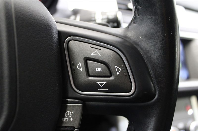 Land Rover Range Rover Evoque 2,0 SE Td4 132 kW Panorama - fotka 18 z 34