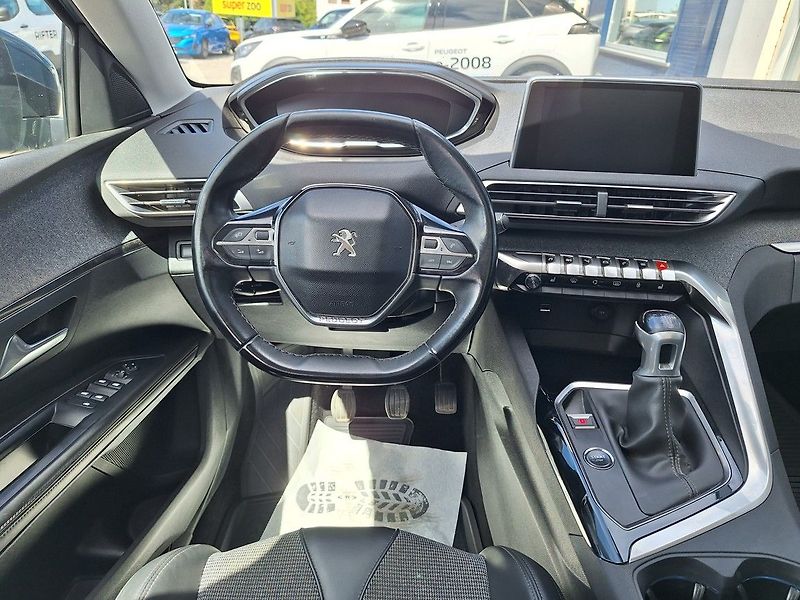 Peugeot 5008 (2018) ALLURE 1.5 BHDi 130 M6 - fotka 14 z 21