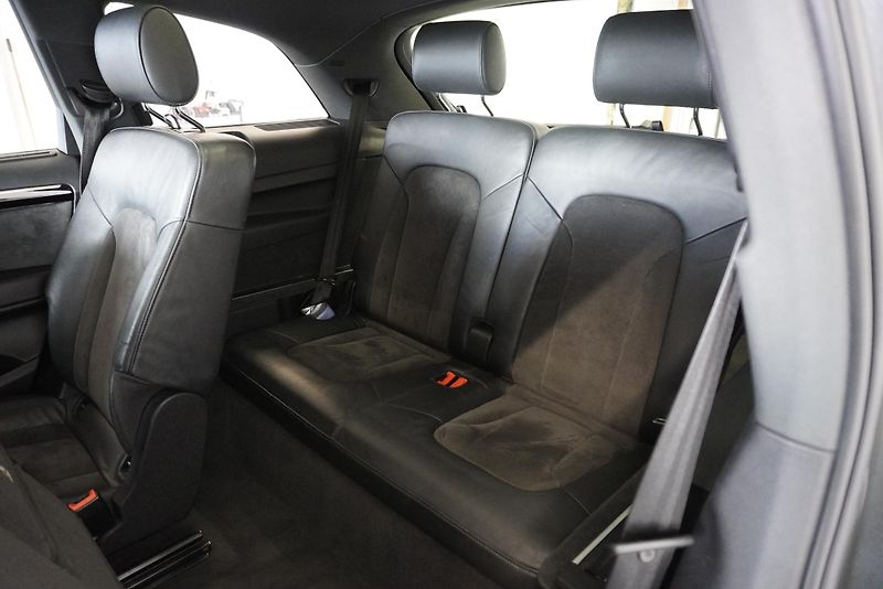 Audi Q7  4,2 TDI QUATTRO S-LINE AUT. - fotka 30 z 40