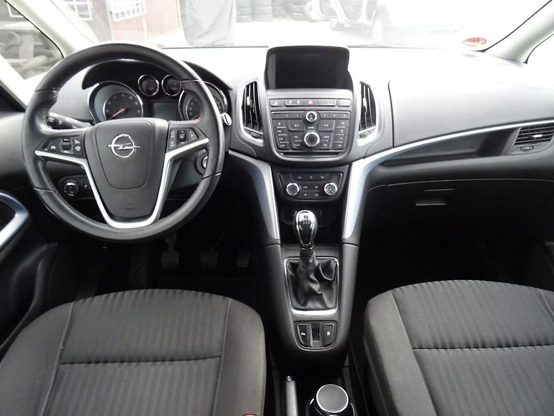 Opel Zafira 1,6 CNG Tourer Edition - fotka 15 z 31