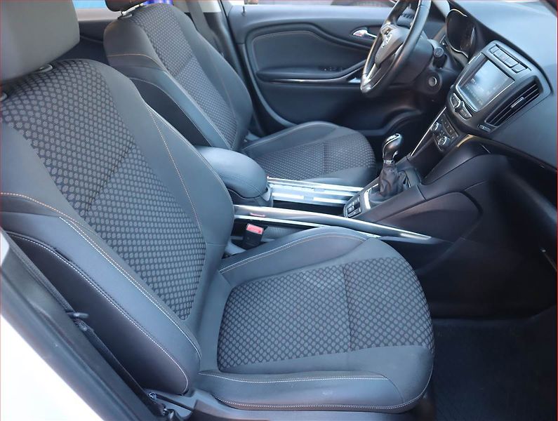 Opel Zafira (2019) 1.6 CDTI, 7 míst, Serv.kniha - fotka 9 z 19