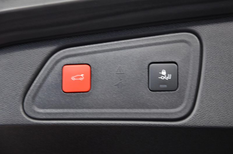 Peugeot 3008 (2023) PHEV 300 GT AWD AT - fotka 21 z 22