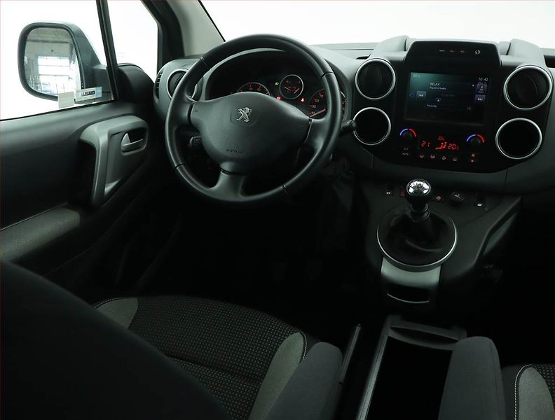 Peugeot Partner (2015) Allure 1.6 BlueHDi, 5Míst, ČR - fotka 7 z 15