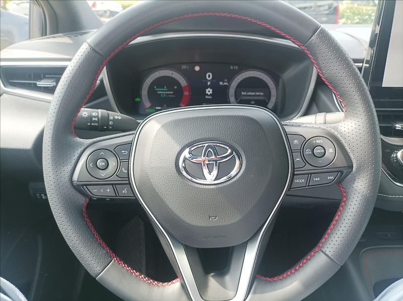 Toyota Corolla 1,8 GR SPORT - fotka 12 z 20