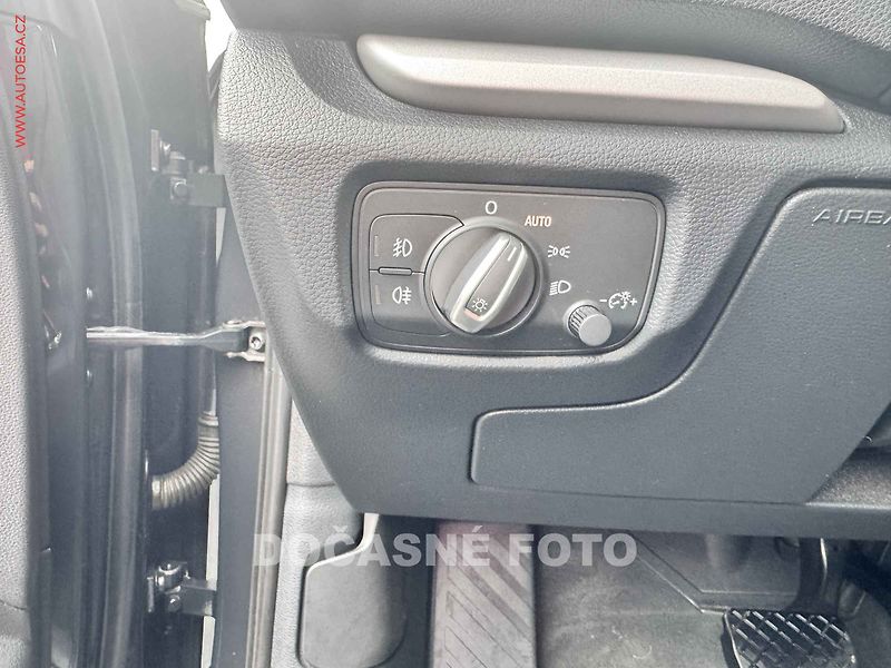 Audi A3 (2013) 2.0TDi, AT, bixen, AC - fotka 15 z 17