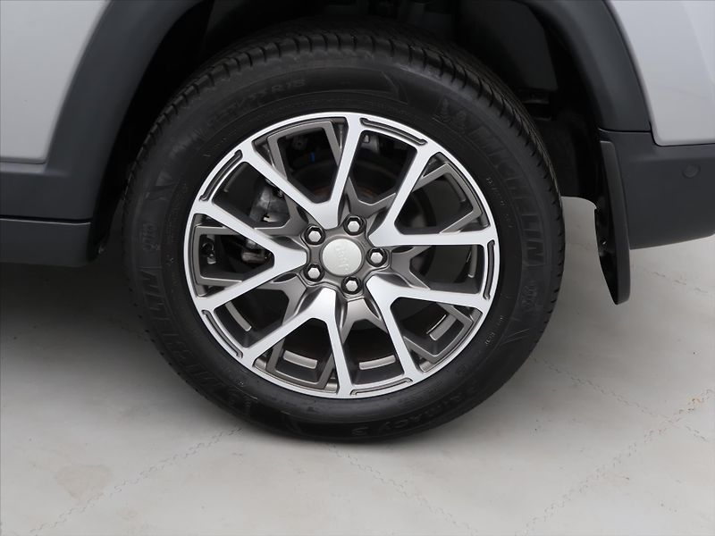 Jeep Compass 1,4 MultiAir Aut. 4WD Limited - fotka 23 z 23