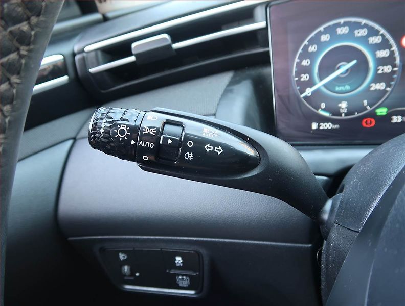 Hyundai Tucson (2022) 1.6 T-GDI HEV - fotka 19 z 22
